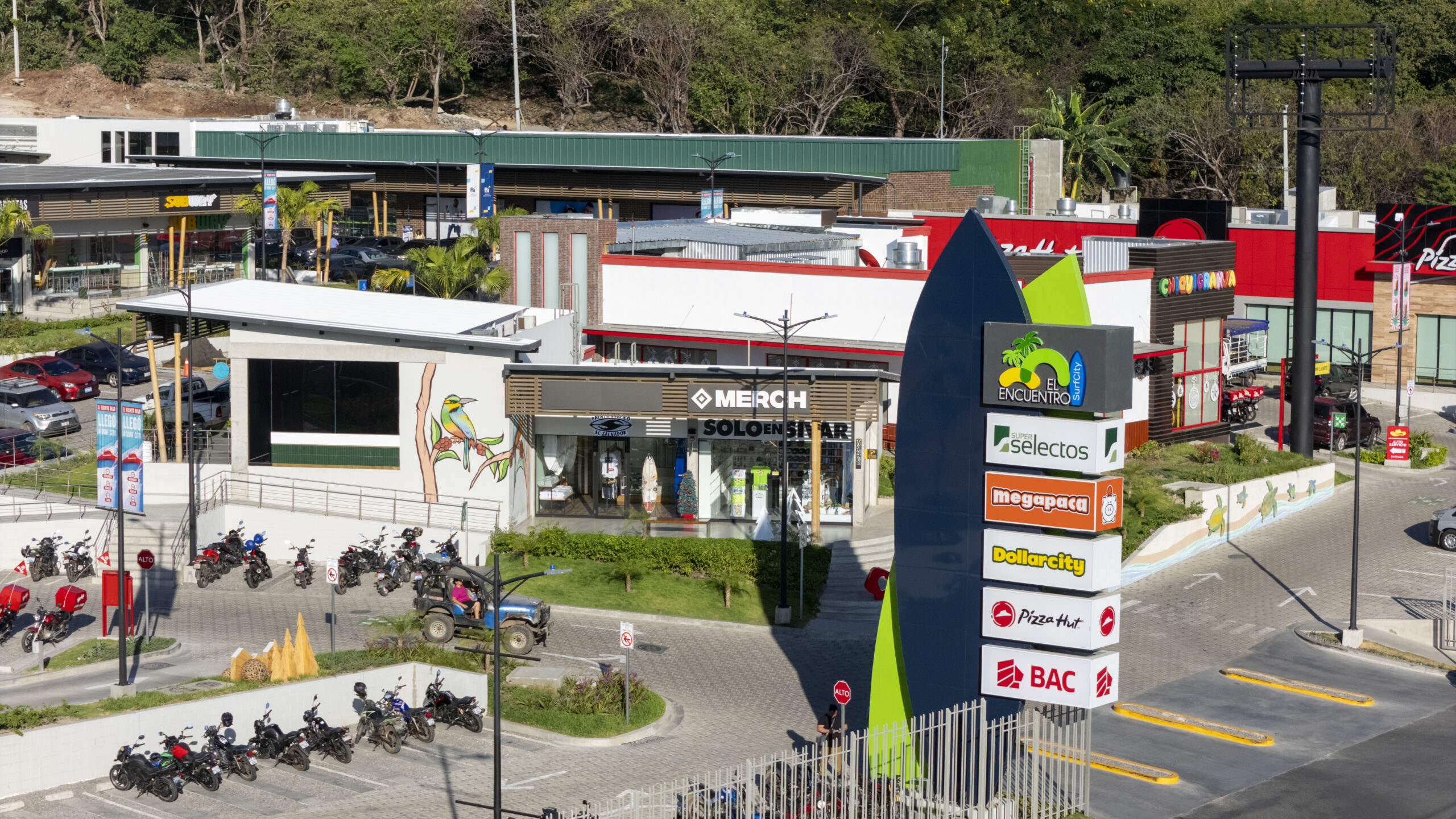 El Encuentro, where Surf City gathers to eat
